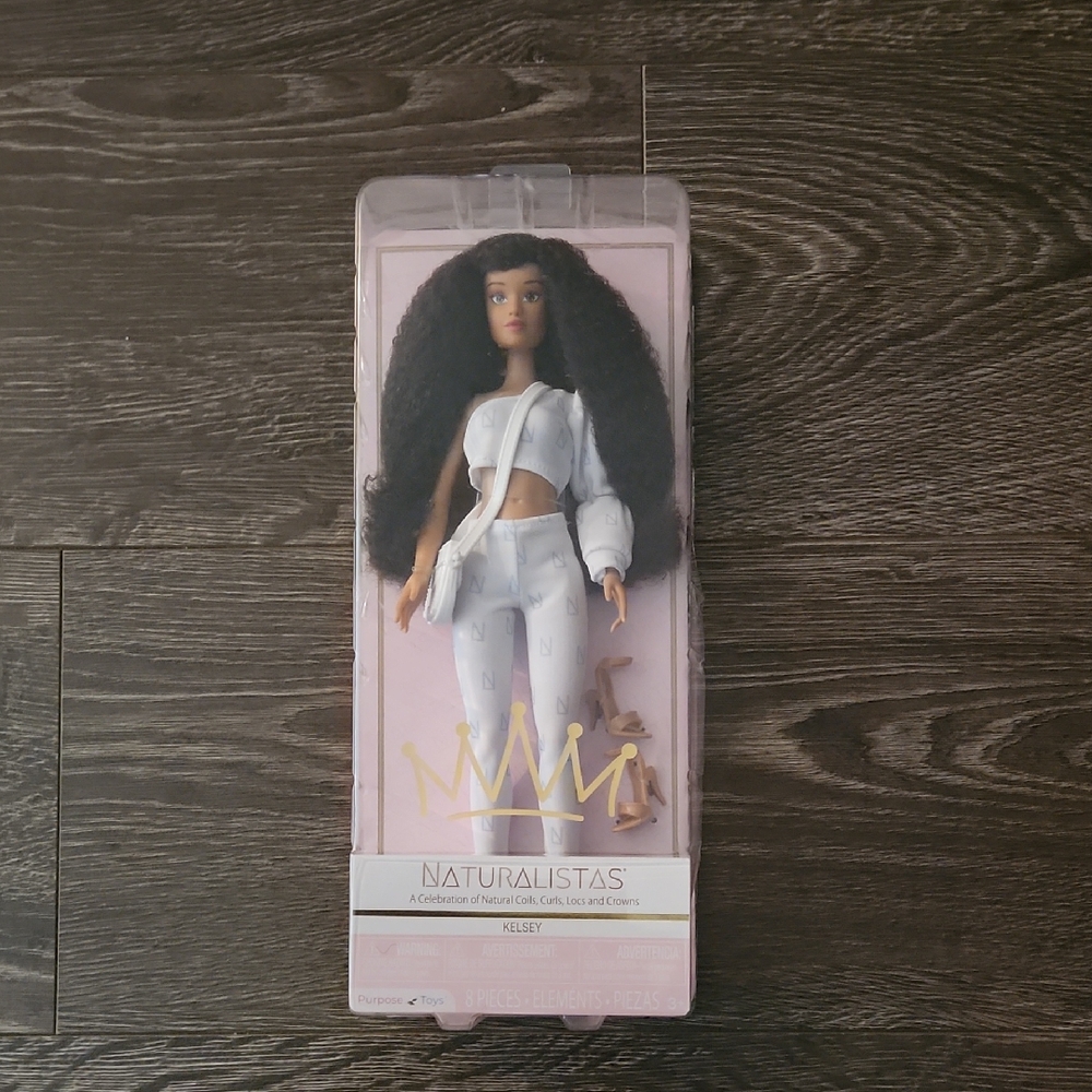 Naturalistas 11.5-inch Fashion Doll and Accessories Kelsey Brand NEW